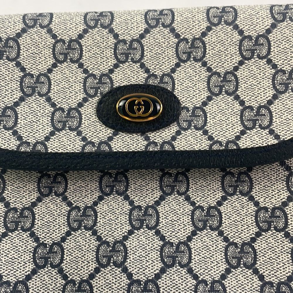 Gucci Small Vintage Blue Logo Clutch - Picture 2 of 9